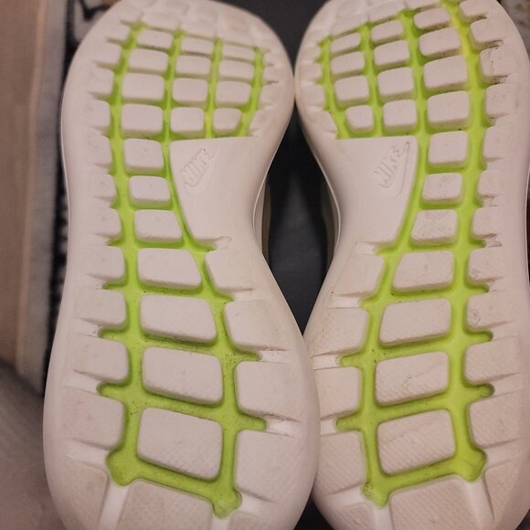 Nike Roshe Two Mens Running Shoe Iguana Olive 844656-200 Size 11 Pre-Owned - Picture 7 of 7